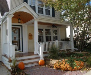 Porch with barrelled ceiling